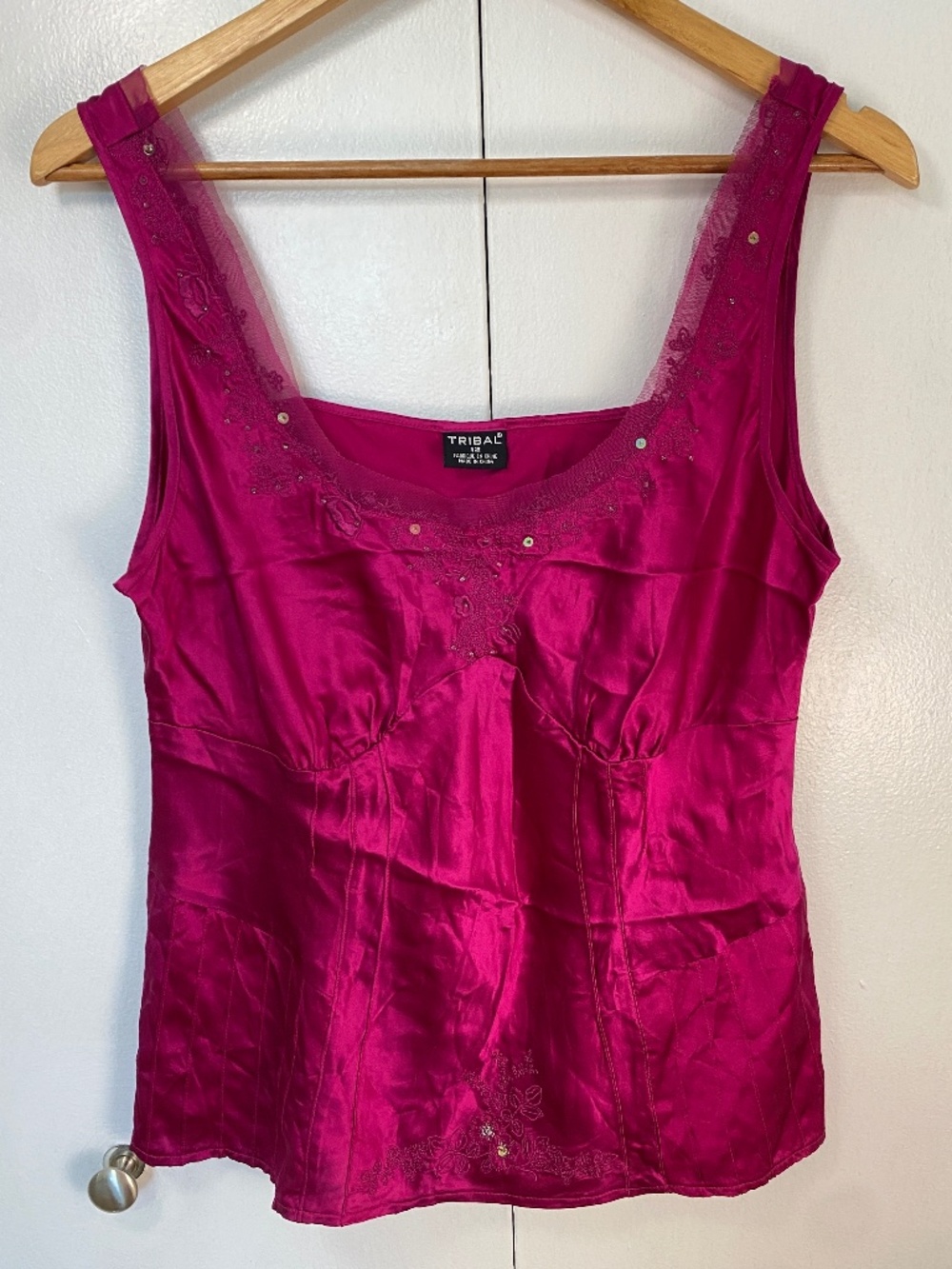 Vintage 100% Silk Y2K Fuchsia Pink Beaded Embroidered Camisole Top